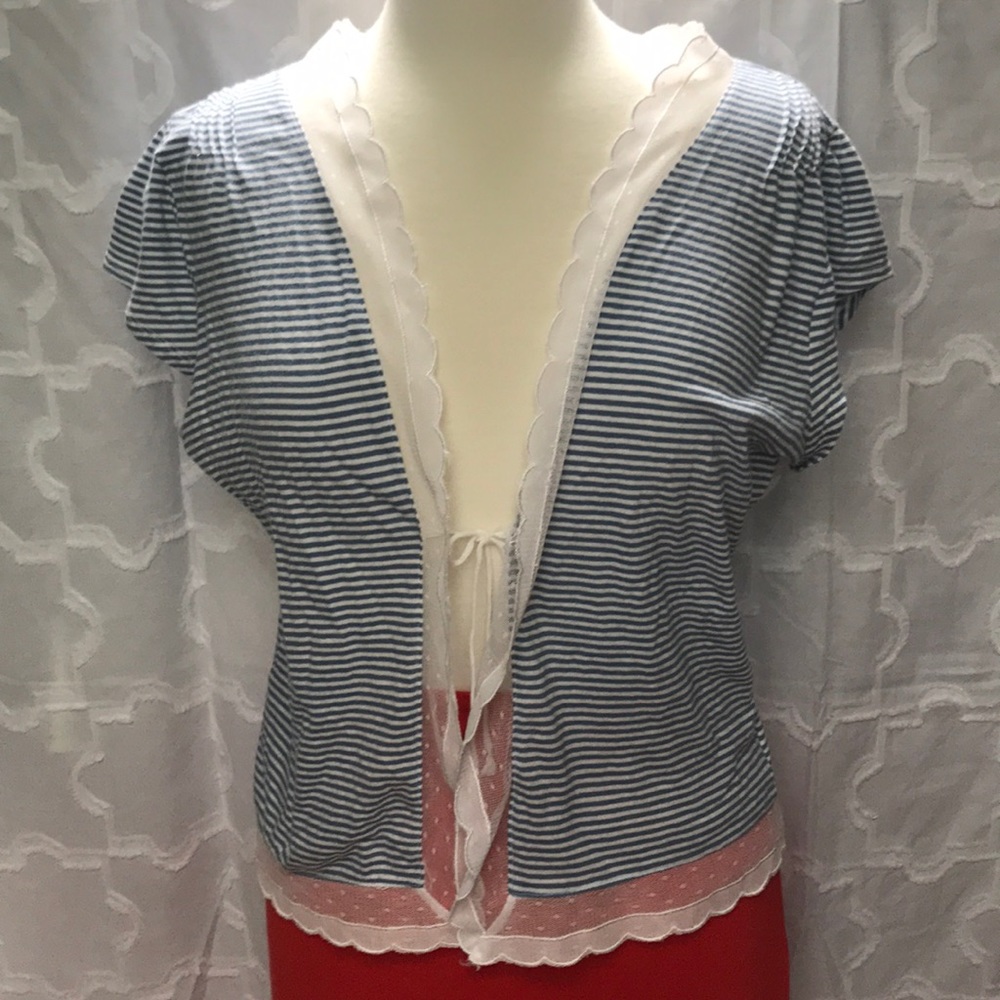 Ladies open tie-front shirt